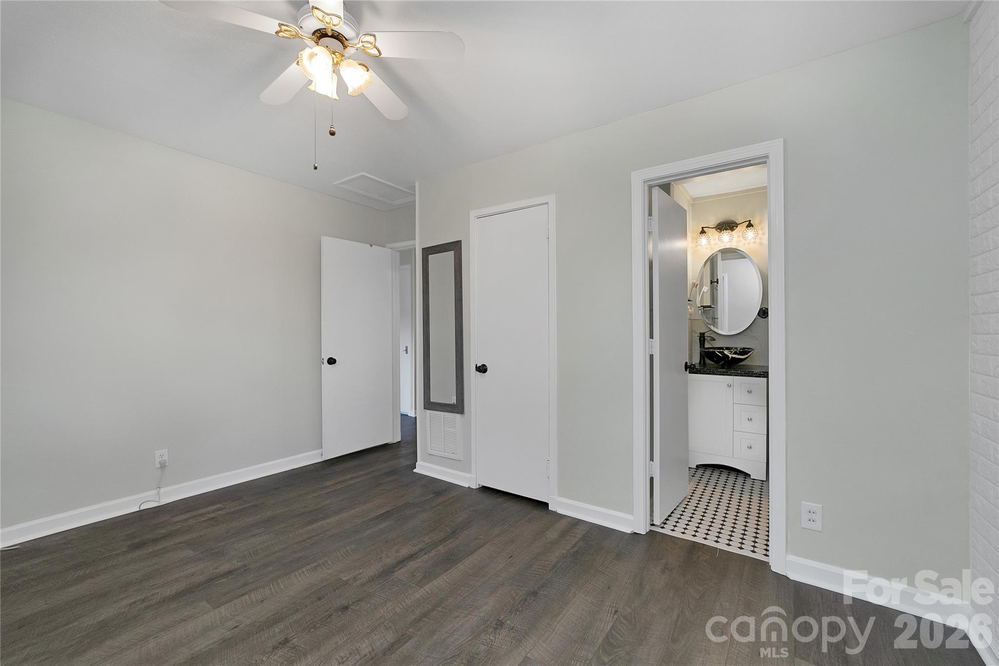 Sapphire Manor - Residential