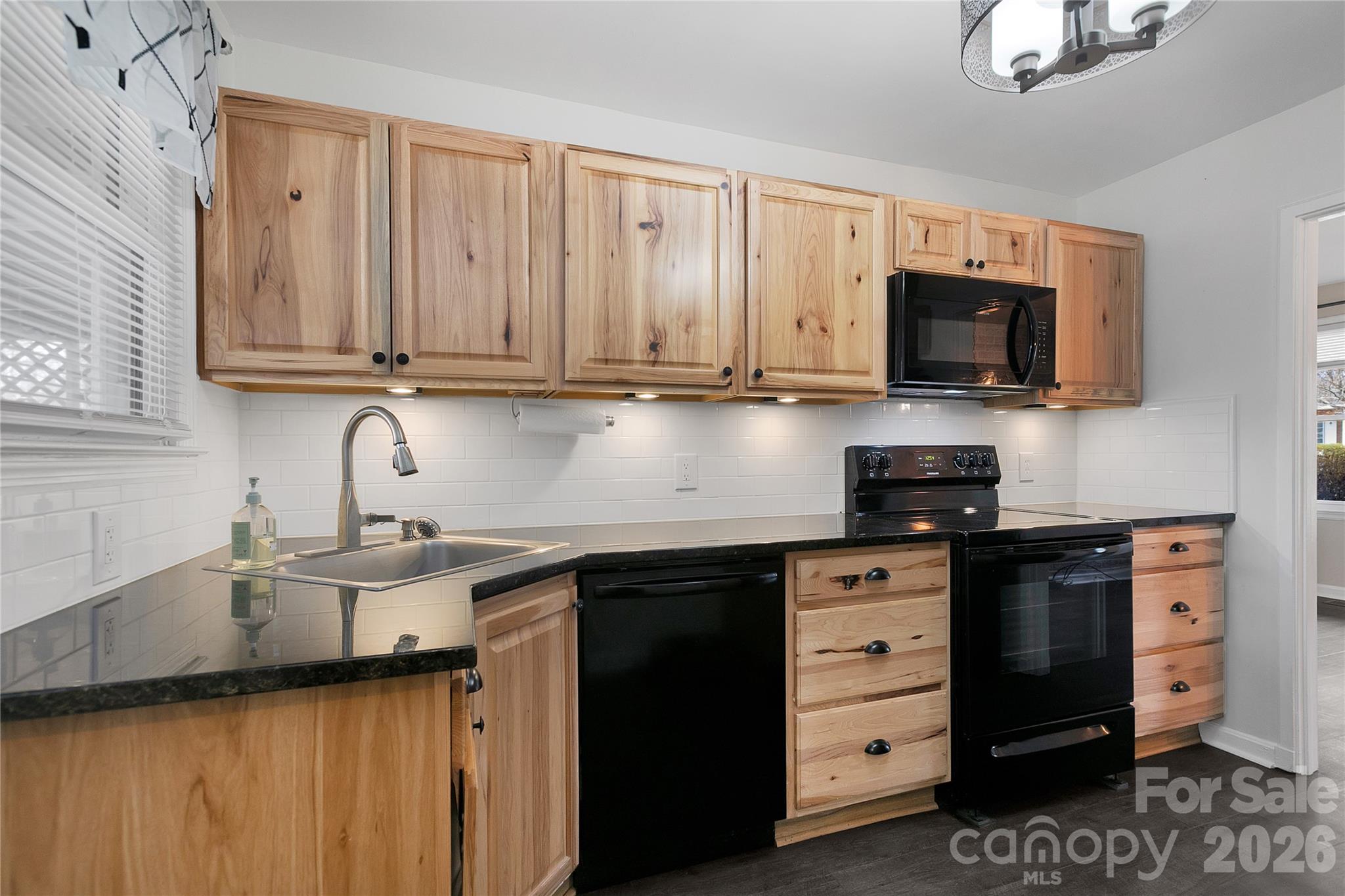 Sapphire Manor - Residential