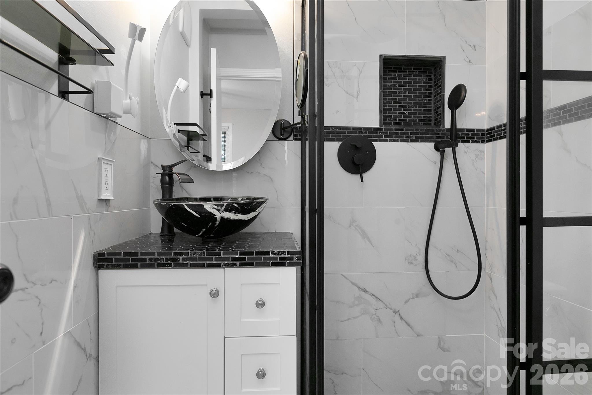 Sapphire Manor - Residential