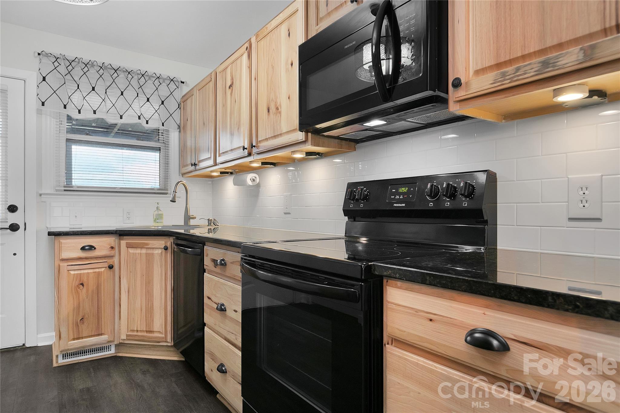 Sapphire Manor - Residential