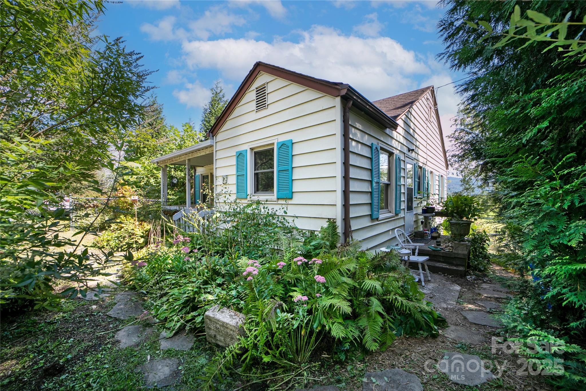 392 Old Hendersonville Highway