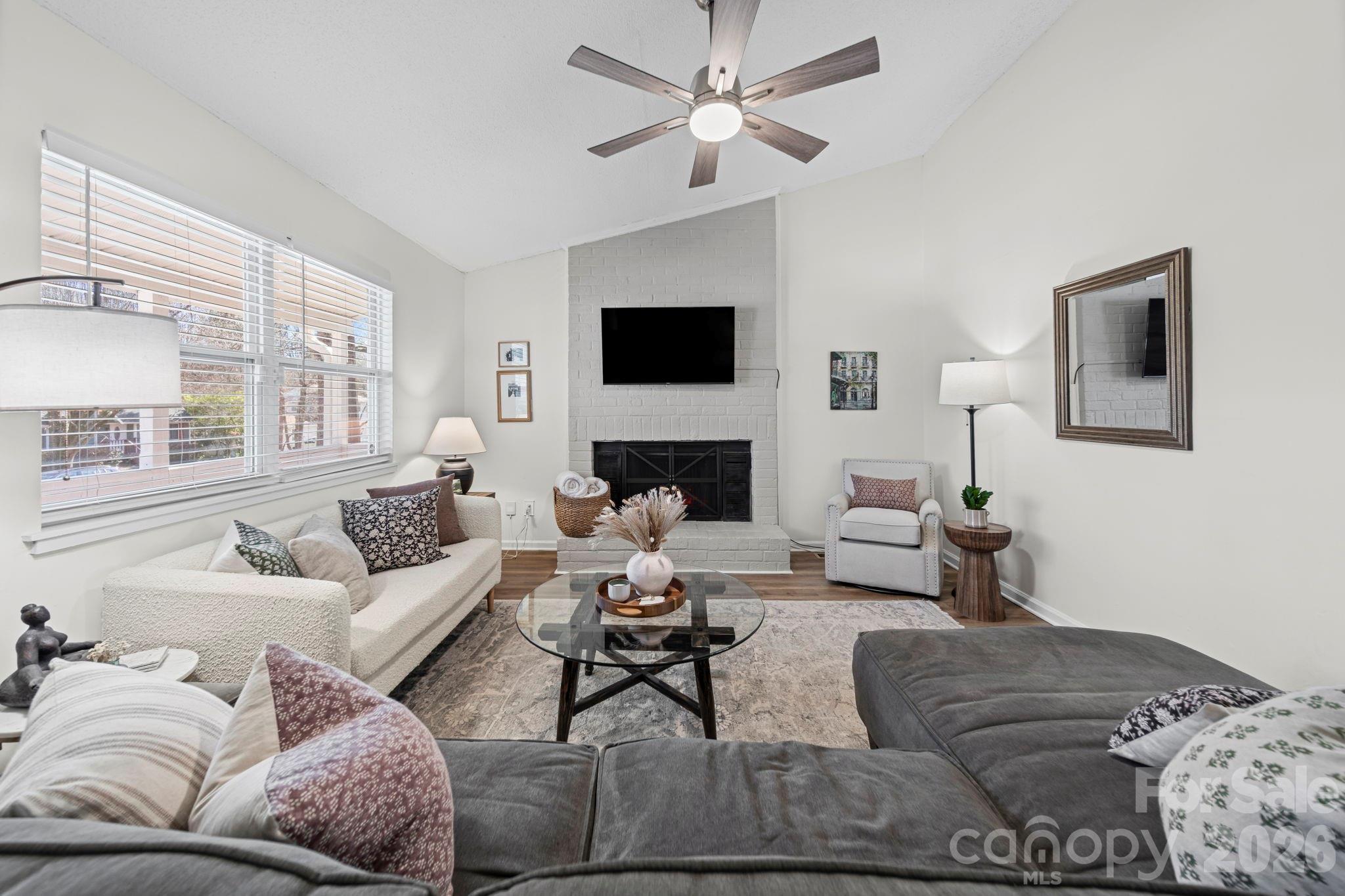 5019 Rolling Oak Lane