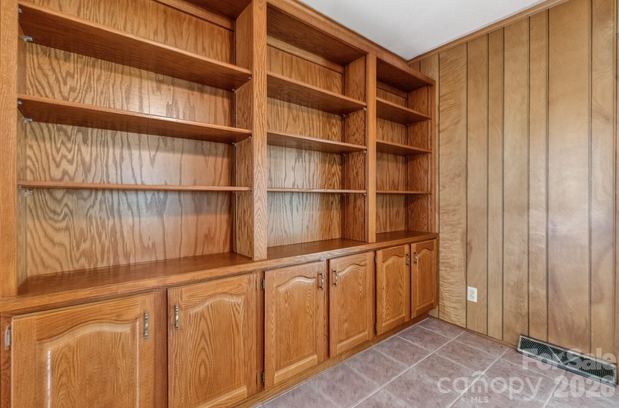 Twin Oaks - Residential