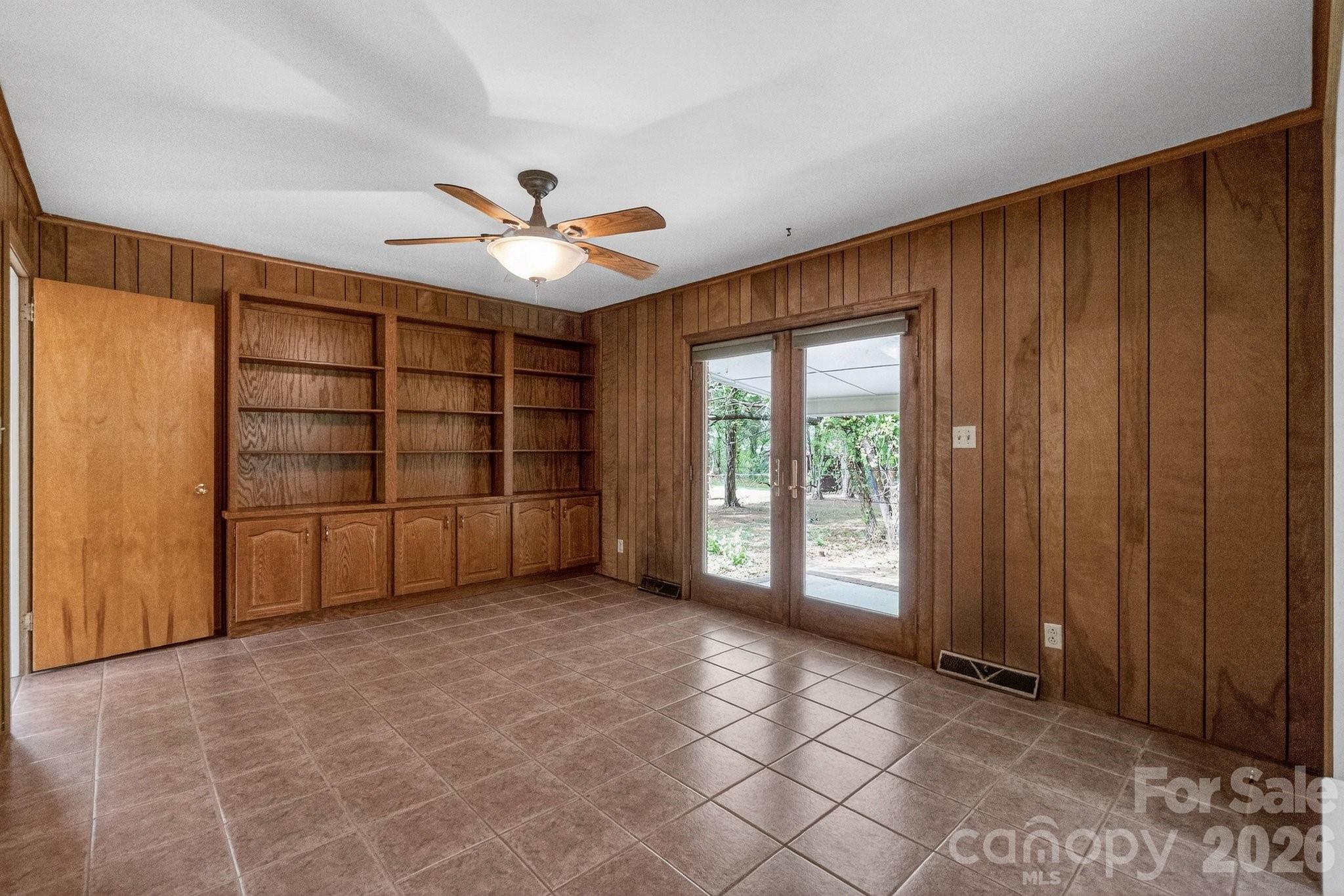 Twin Oaks - Residential