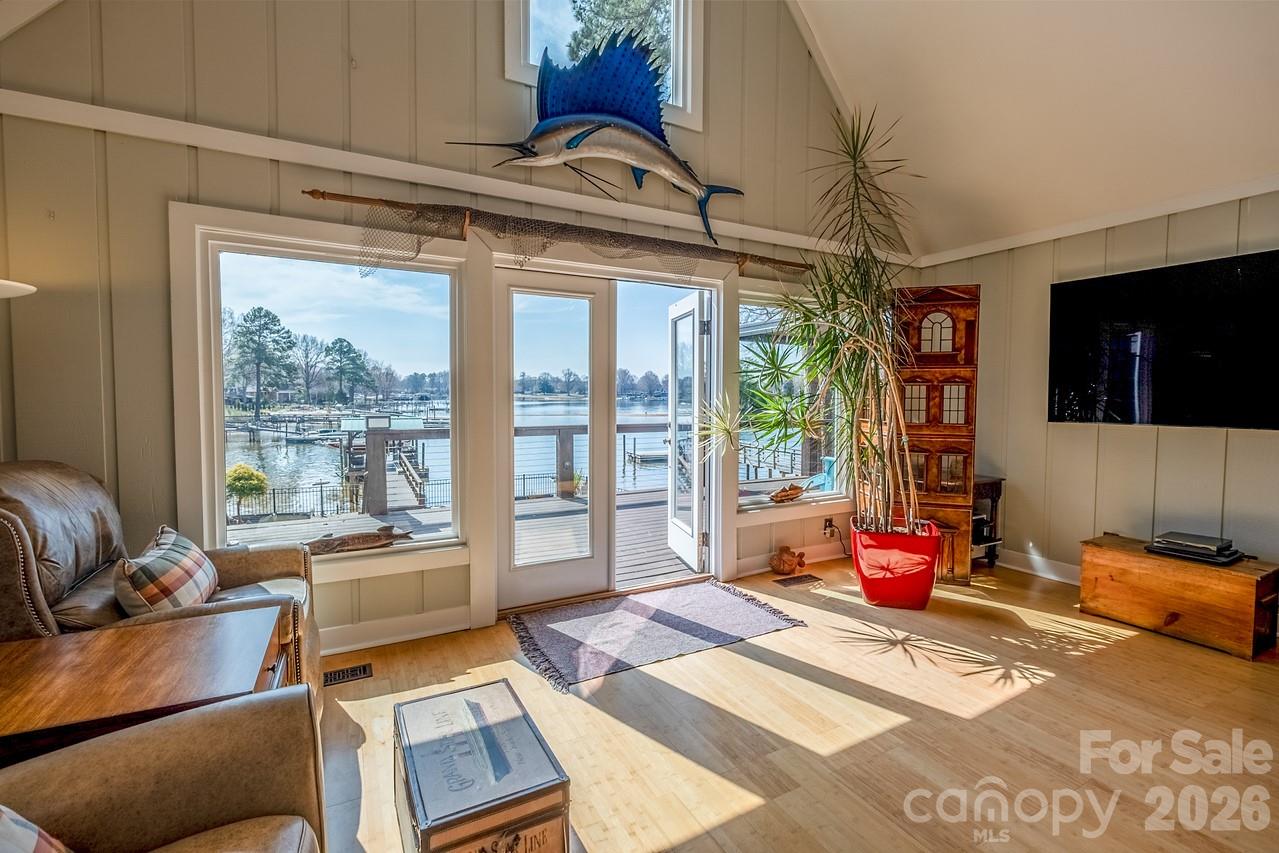 Island Forest - Residential