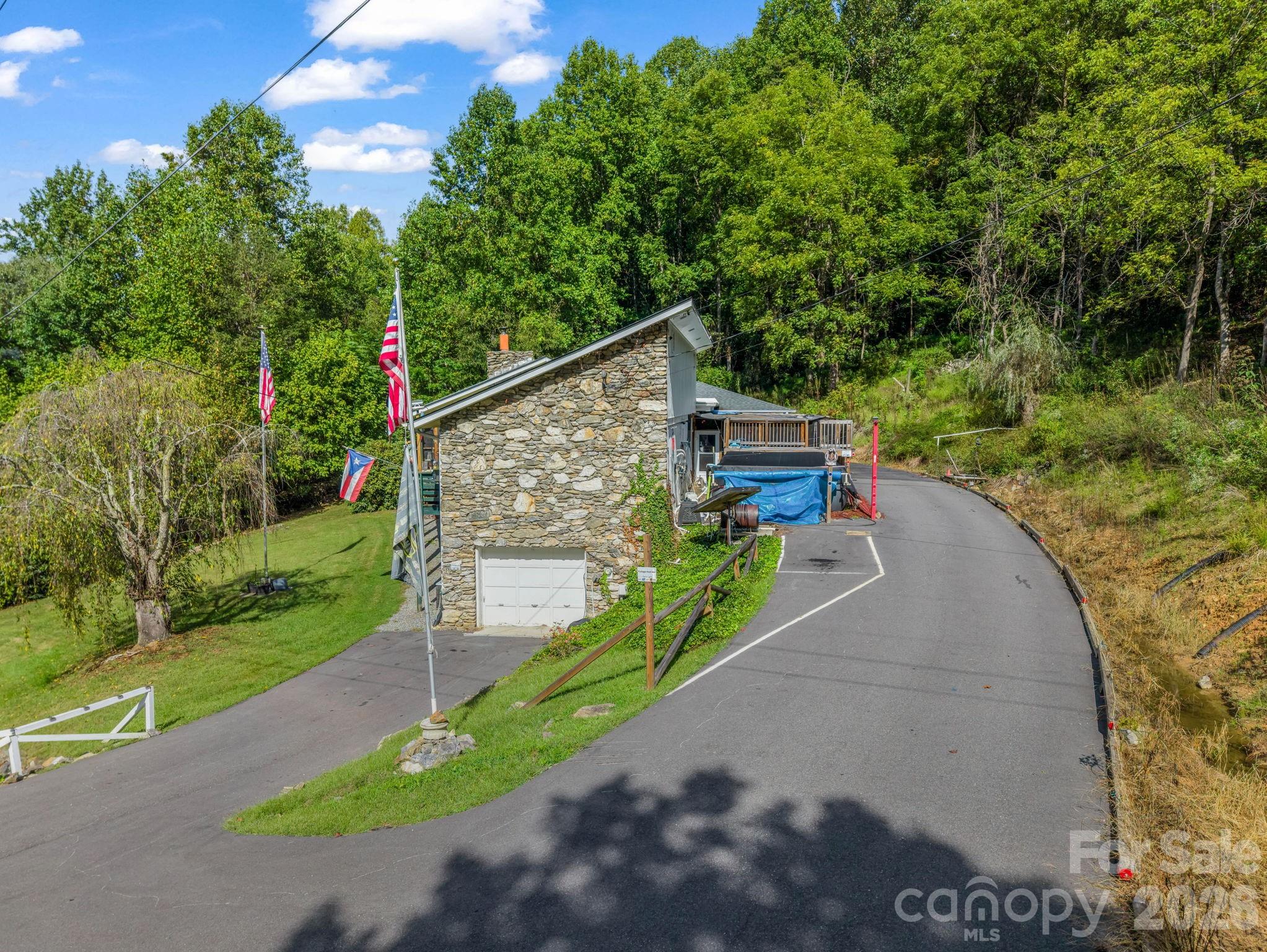 48 Roberts Cove Road