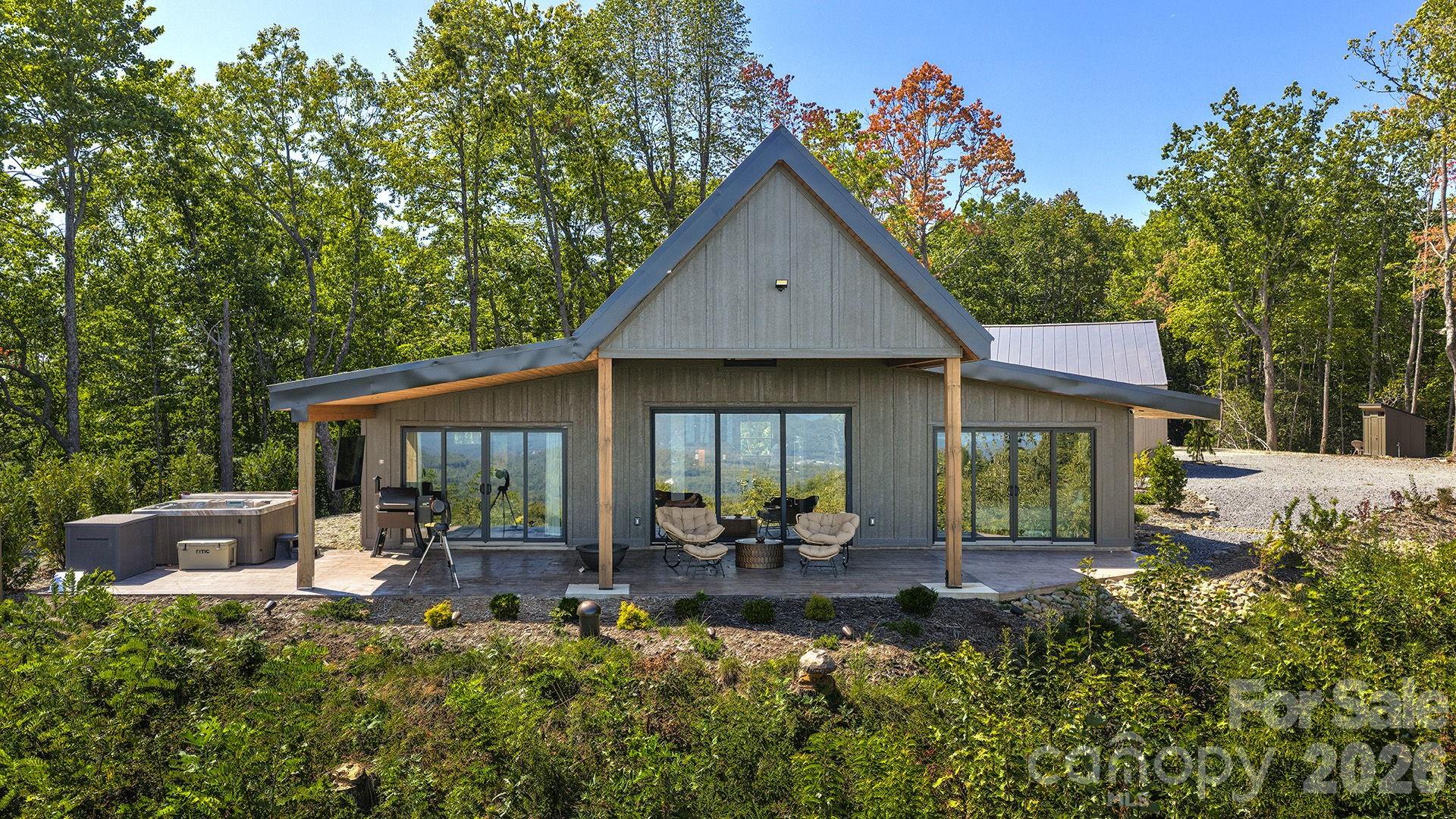 536 Faircrest Lane
