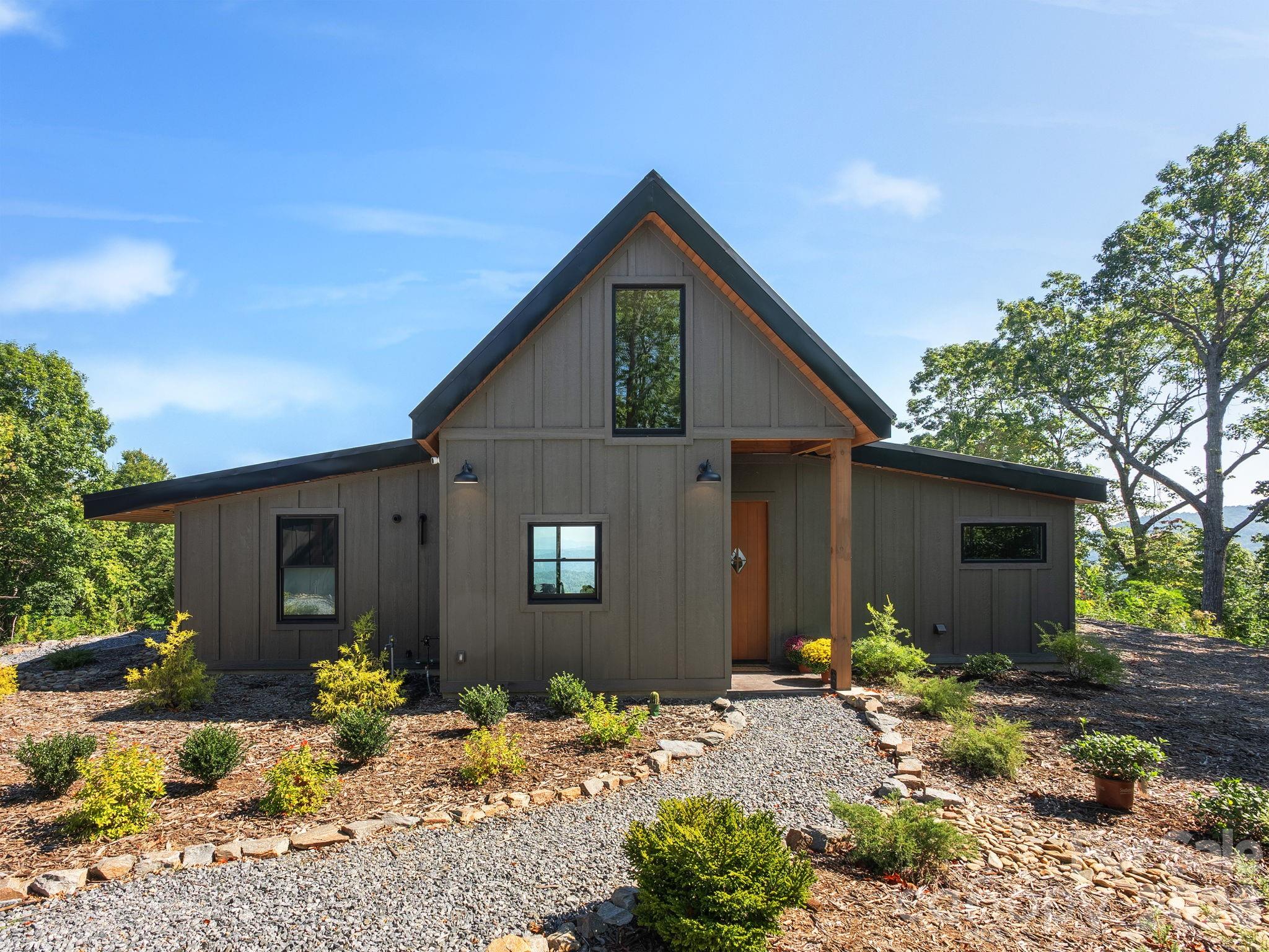 536 Faircrest Lane