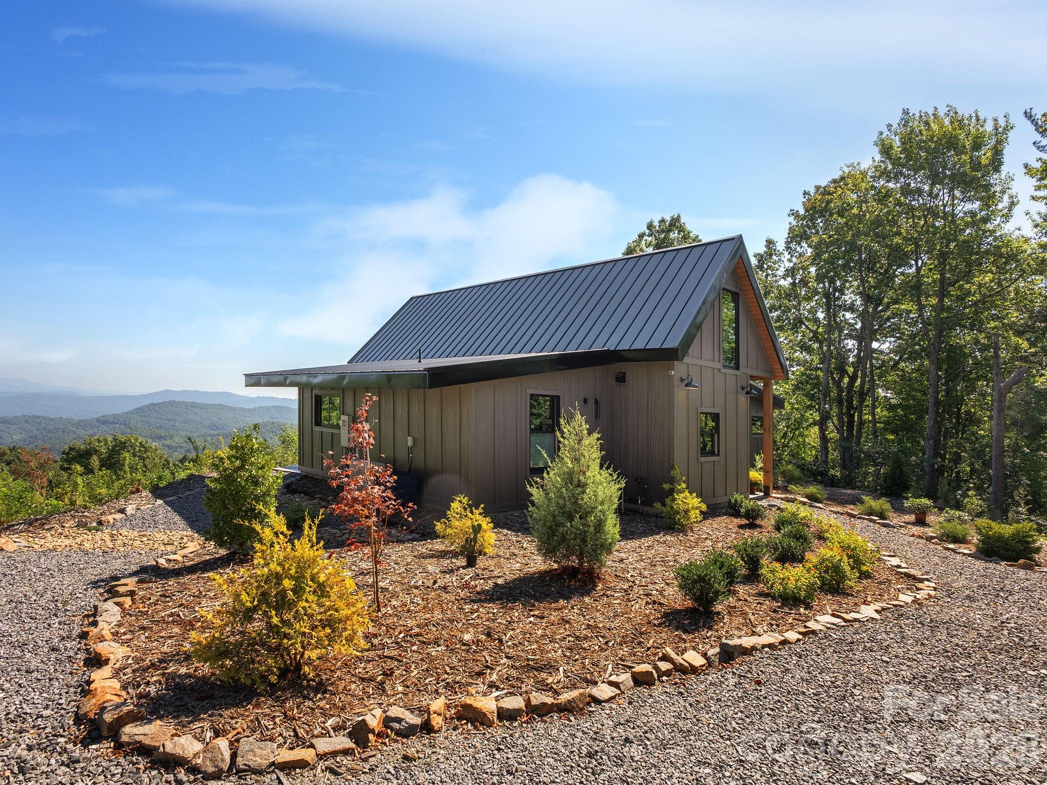 536 Faircrest Lane