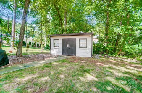 A home in Huntersville