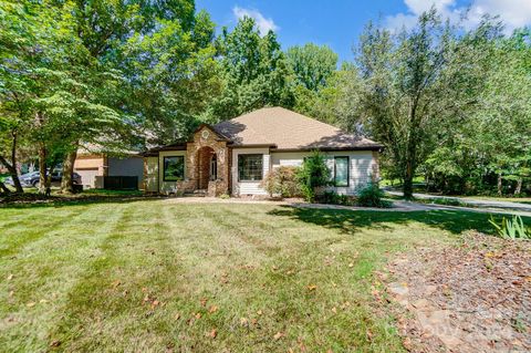 A home in Huntersville