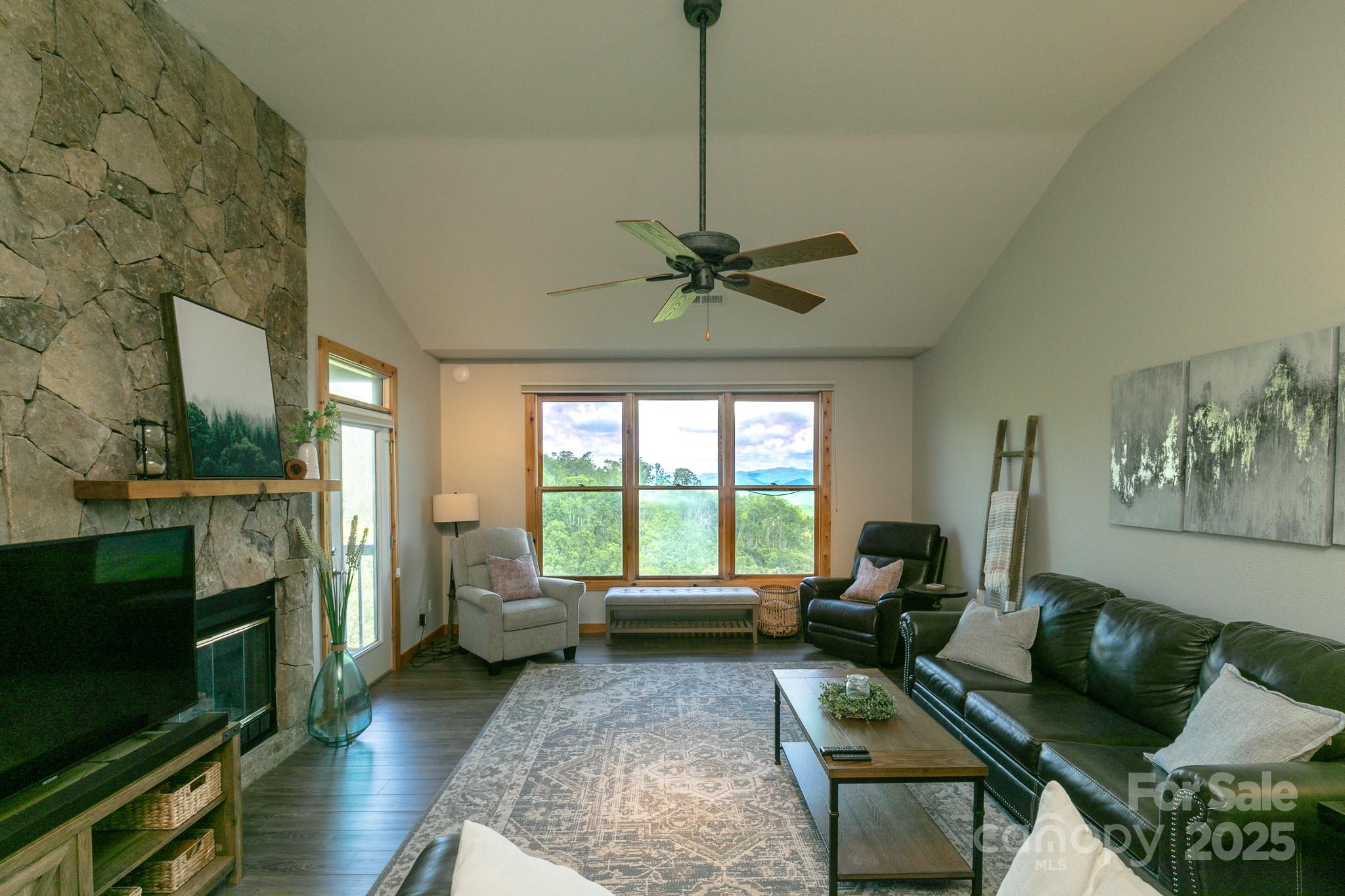 130 Stoney Falls Loop 2-303