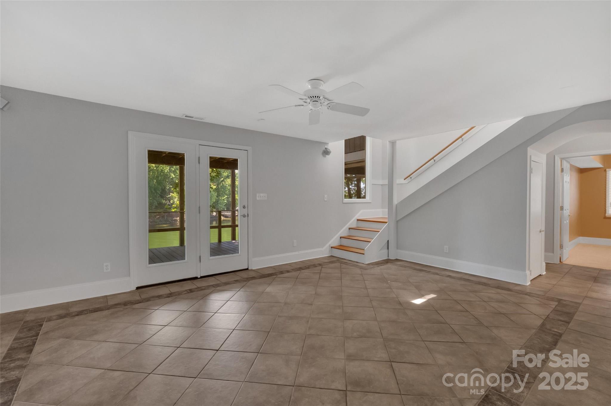 Tega Cay - Residential