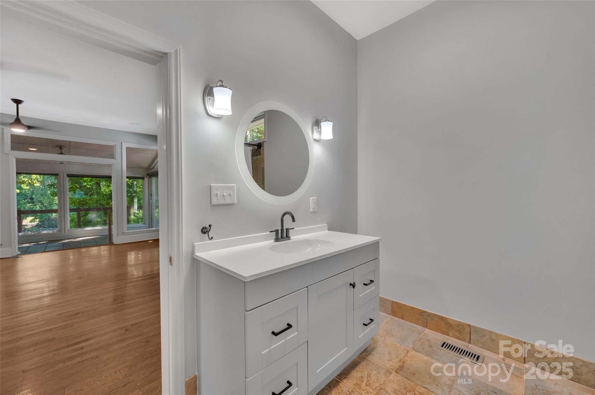 Tega Cay - Residential