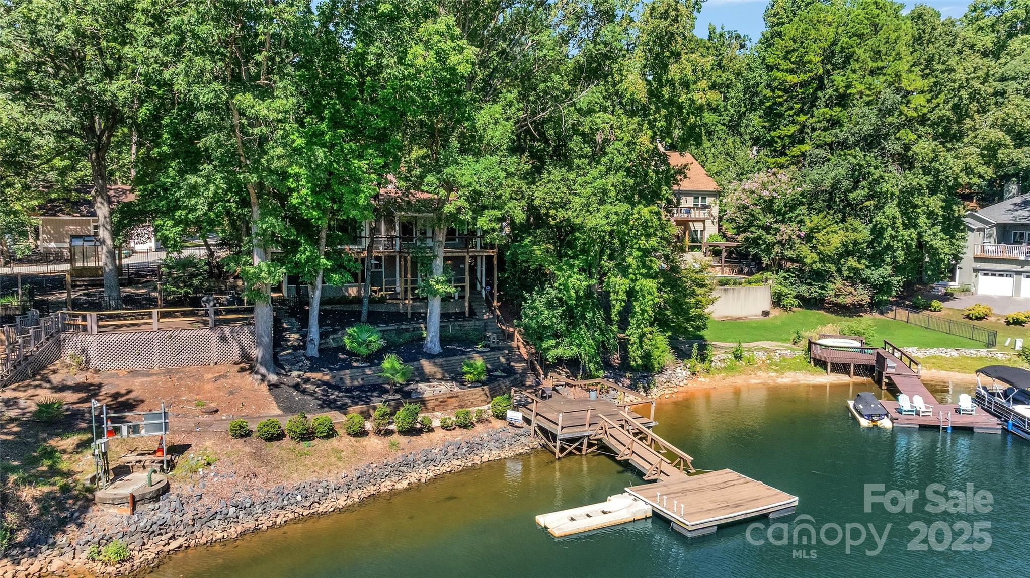 Tega Cay - Residential