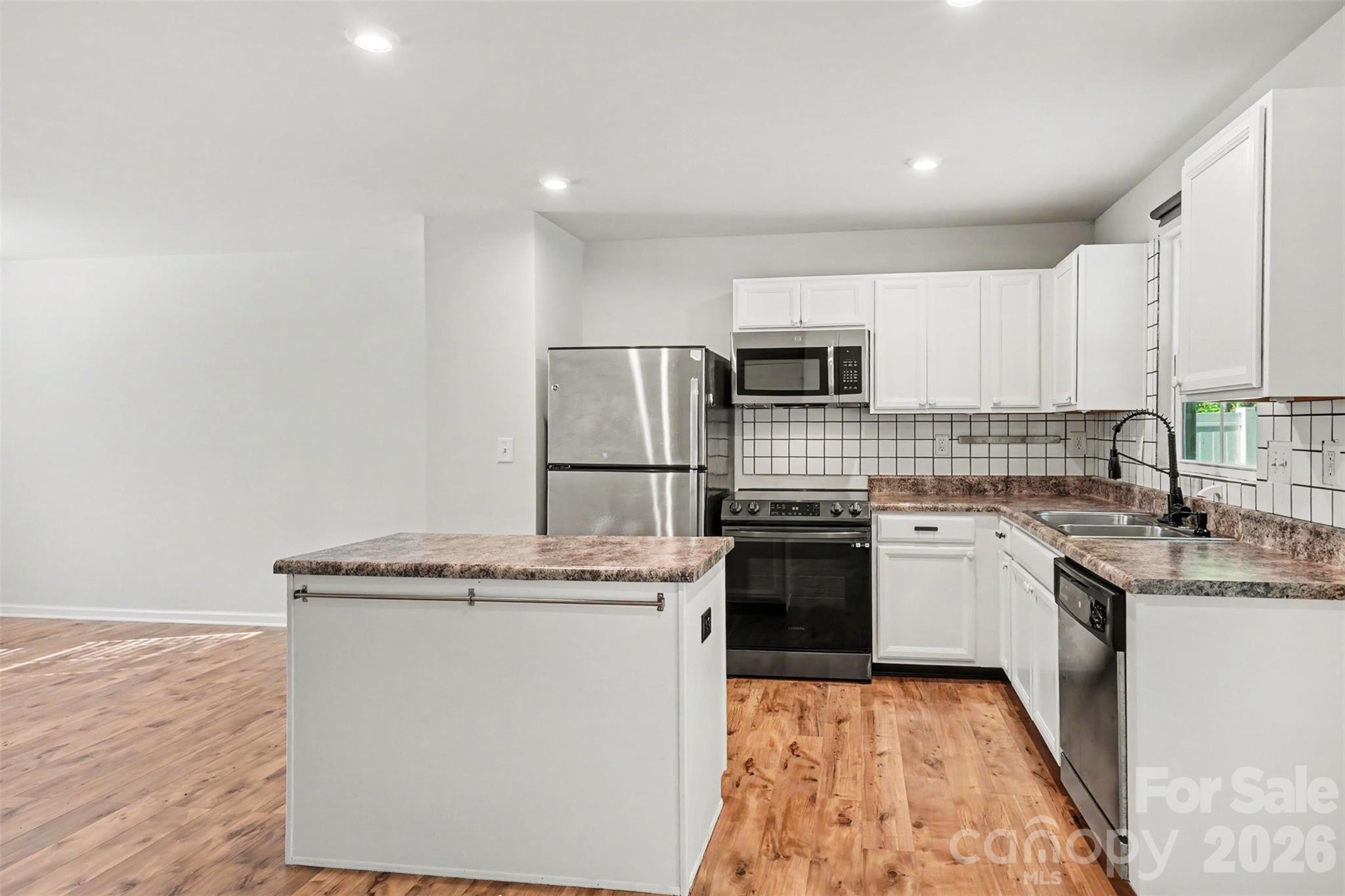 1602 Joseph Hewes Court