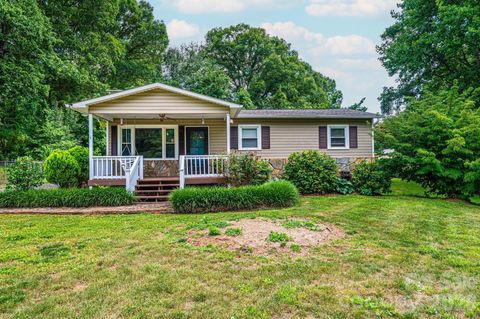 Photo of 2729 Horseford Road, Lenoir, NC 28645 (MLS # 4399654)