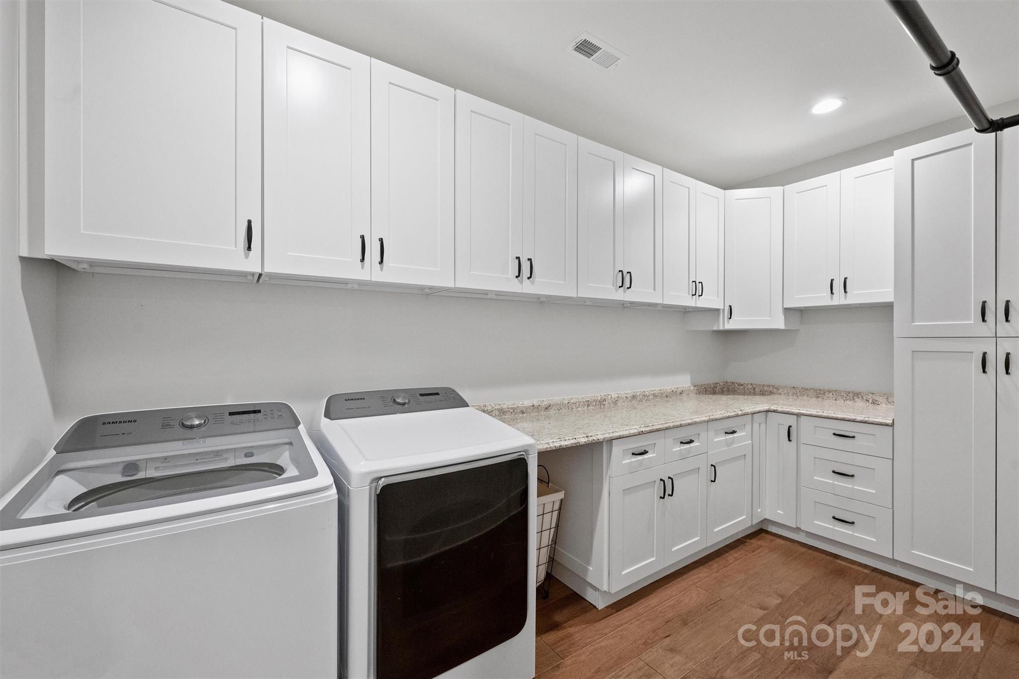 Granary Oaks - Residential