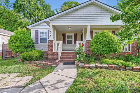 2424 Pitts Drive Charlotte NC 28216