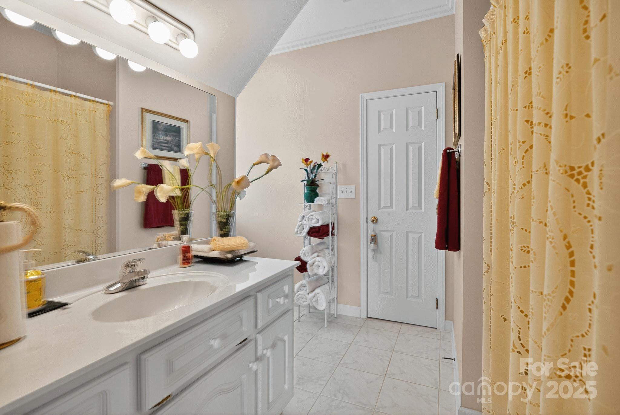 Chandelle - Residential