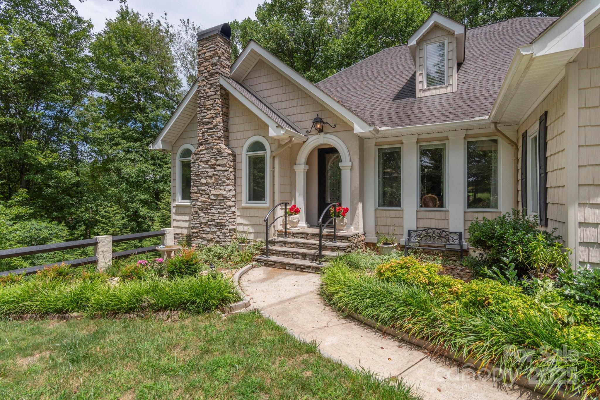 154 Windmere Trace