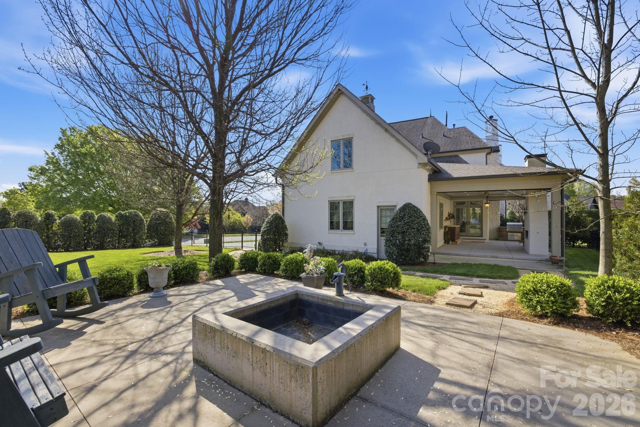 The Peninsula - Residential