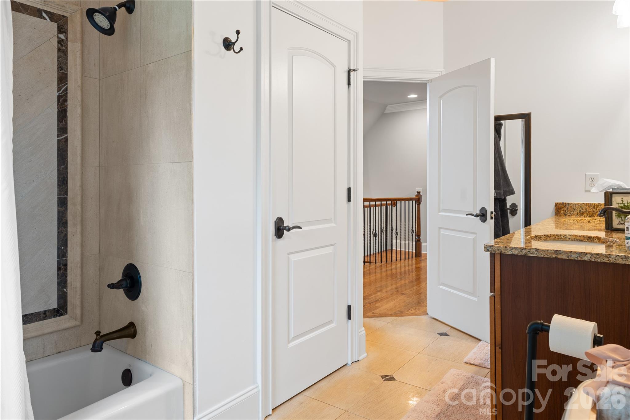 The Peninsula - Residential