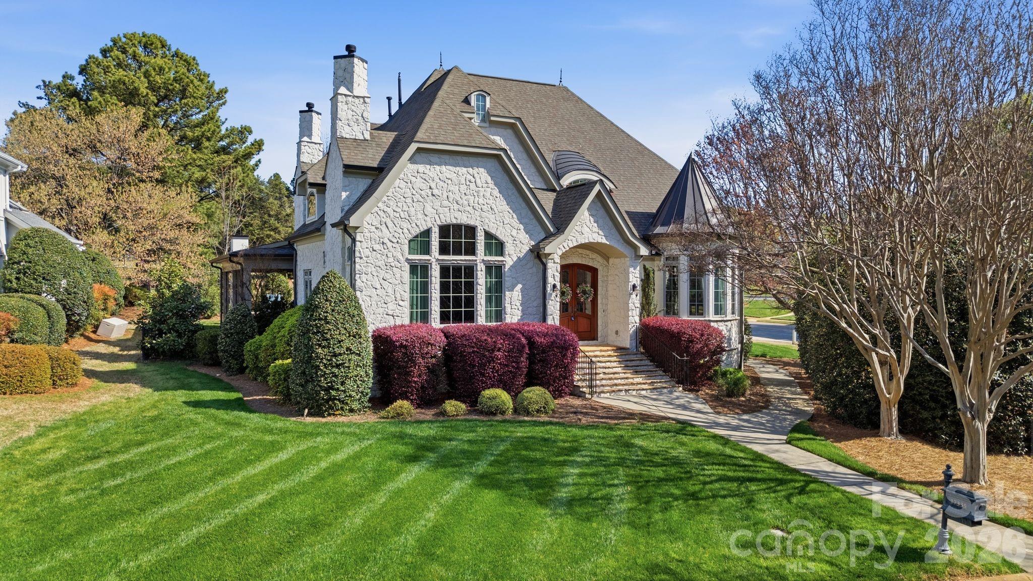 The Peninsula - Residential