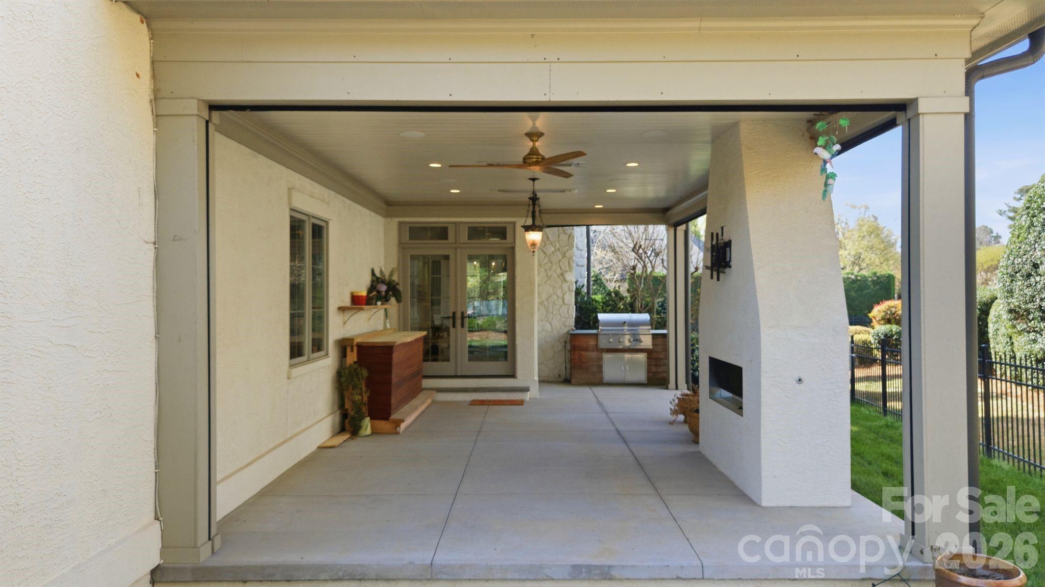 The Peninsula - Residential