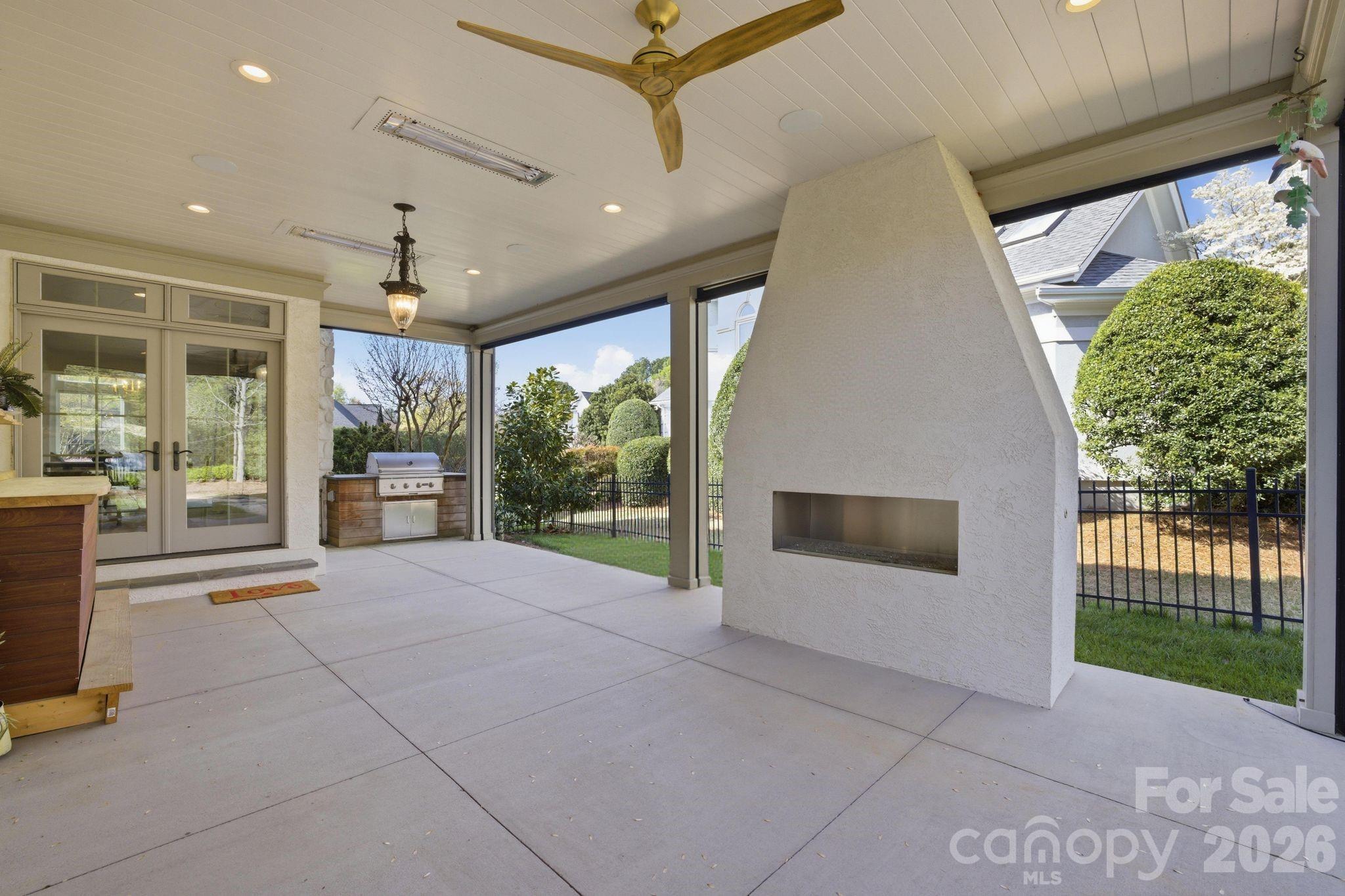 The Peninsula - Residential