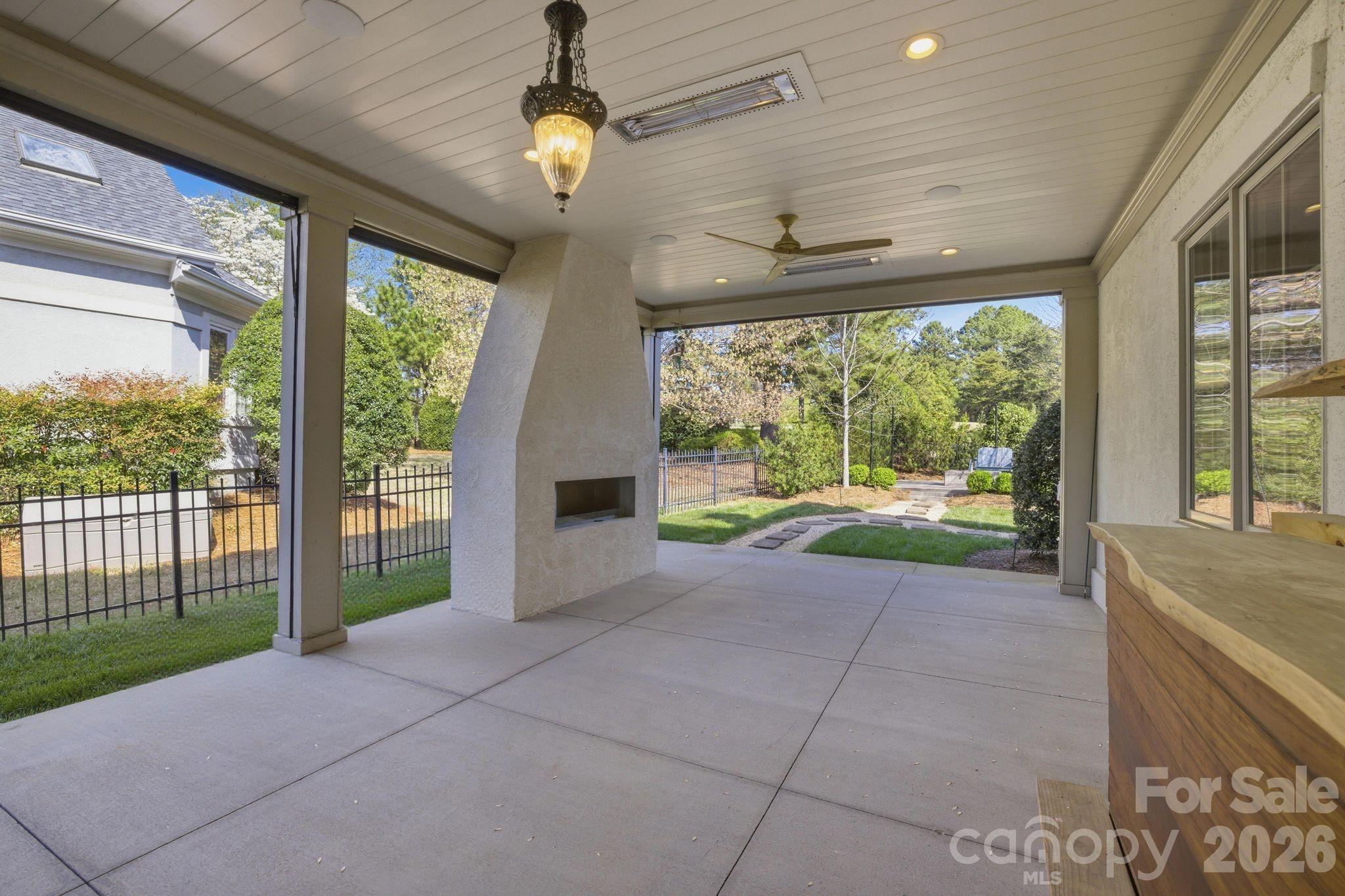 The Peninsula - Residential