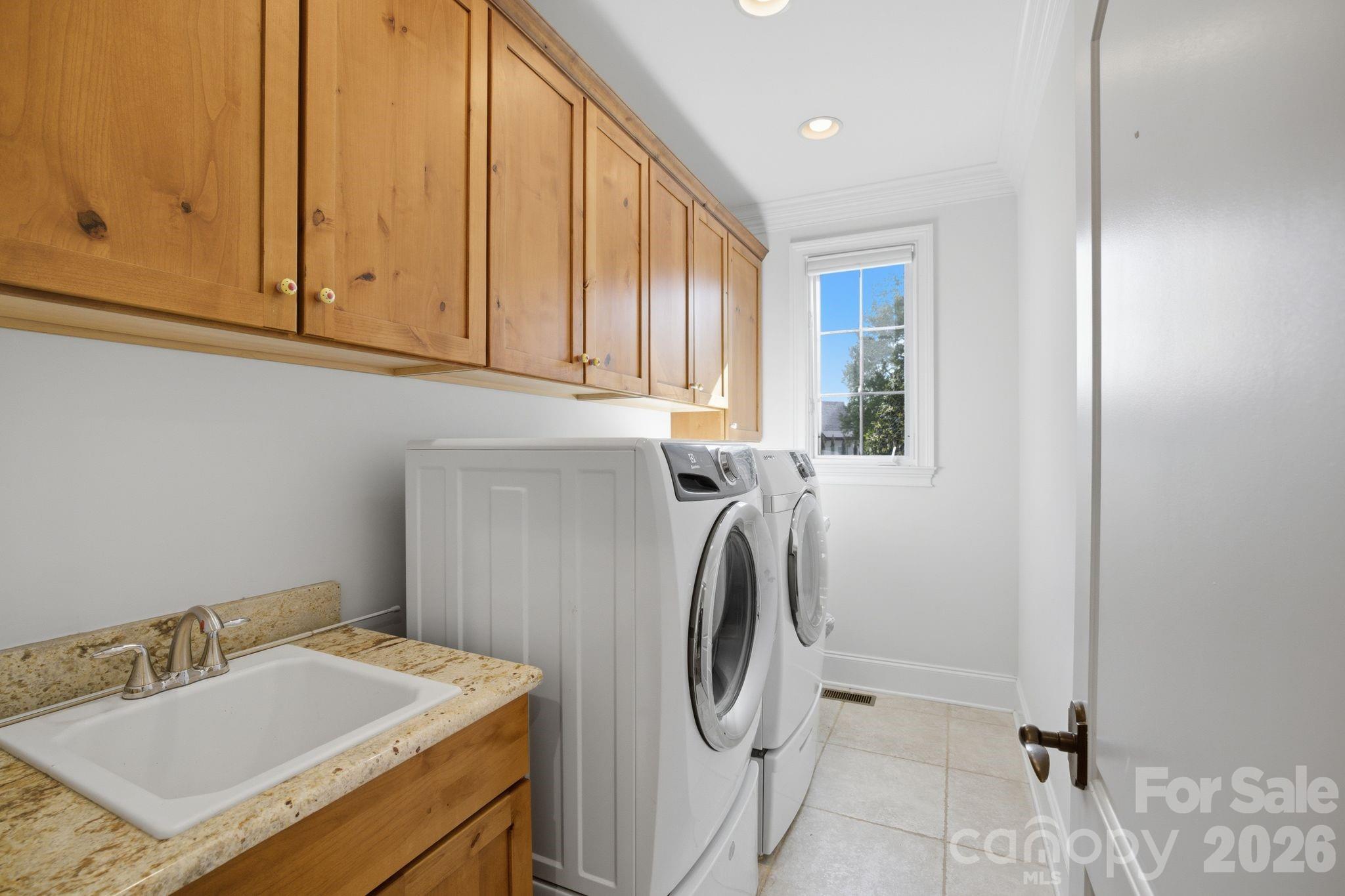 The Peninsula - Residential