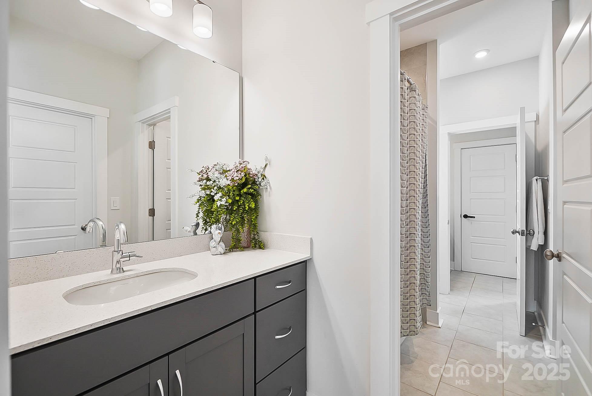 Hollins Grove - Residential