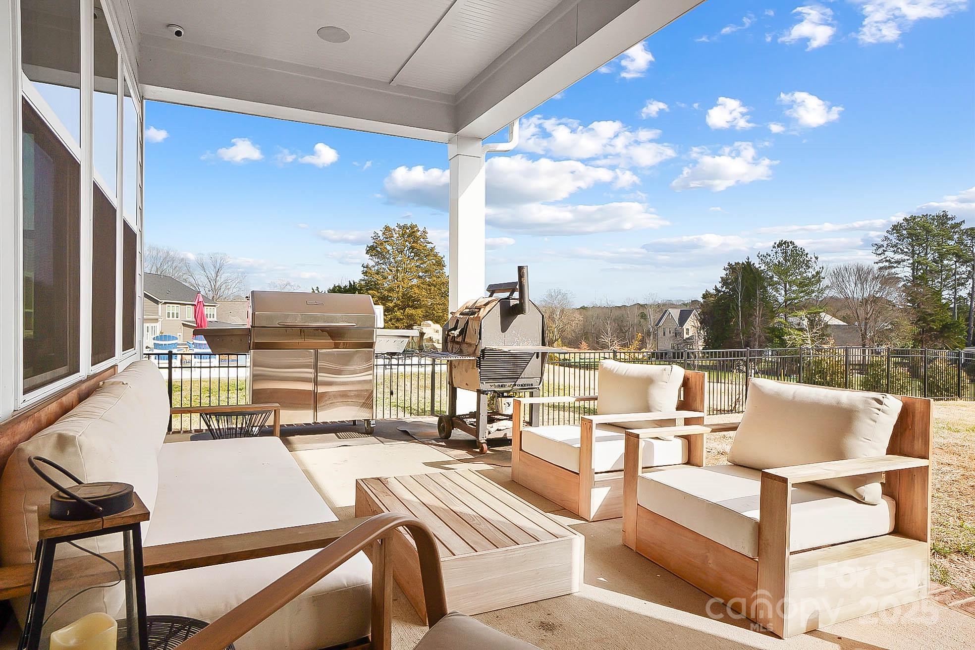 Hollins Grove - Residential