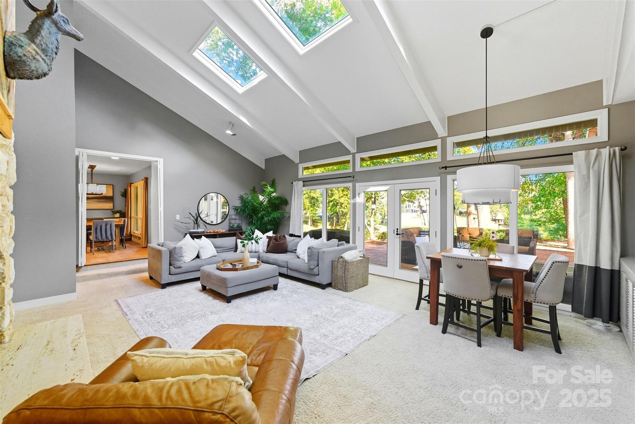 17 Sunrise Point Court