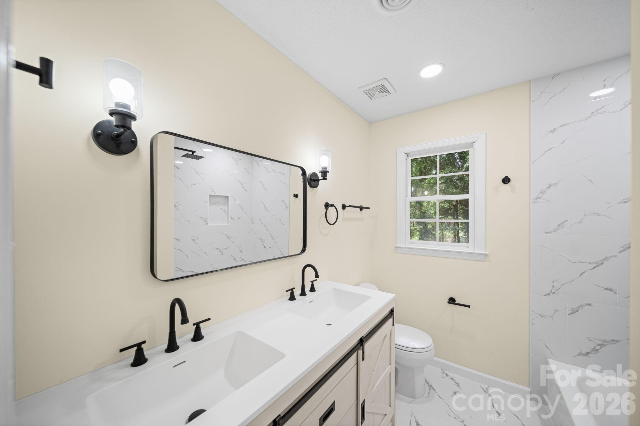 Twin Lakes - Residential