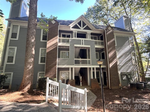 Photo of 2512 Cranbrook Lane #10, Charlotte, NC 28207 (MLS # 4430776)
