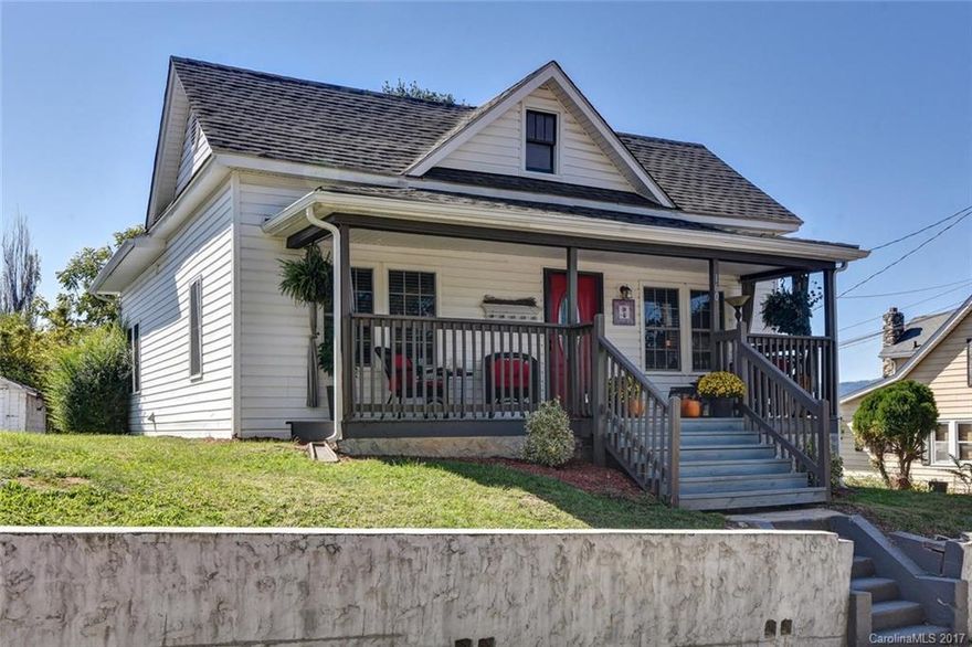 Charming totally updated bungalow located in a convenient location within 20 minutes to downtown Asheville! This immaculate  home has hardwoods , a lovely kitchen with eat in area, and a formal dining room! Expansive Deck to kick back and  enjoy the cool evenings with friends and family! Walkable to downtown Canton, and minutes form I -40 . Storage in the basement and outbuilding ! Sweet covered front porch to sit on will you drink a tall glass of lemonade or iced tea! Welcome Home!