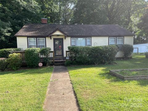 2411 Rebecca Avenue Charlotte NC 28208