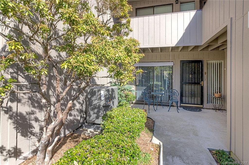 Lakemoor Village - Residential