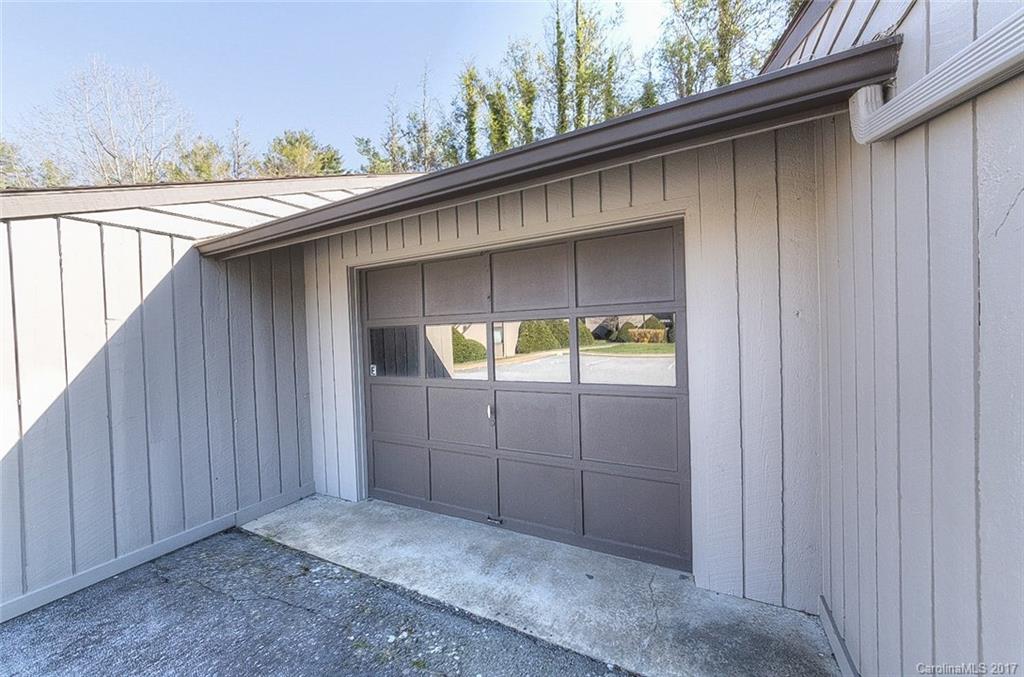 Lakemoor Village - Residential