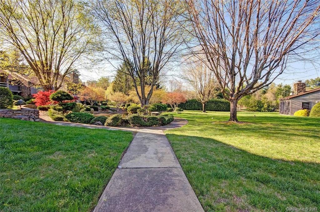 Lakemoor Village - Residential