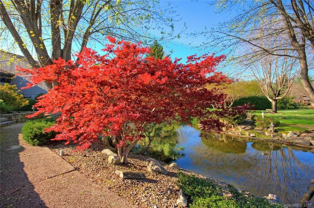 Lakemoor Village - Residential