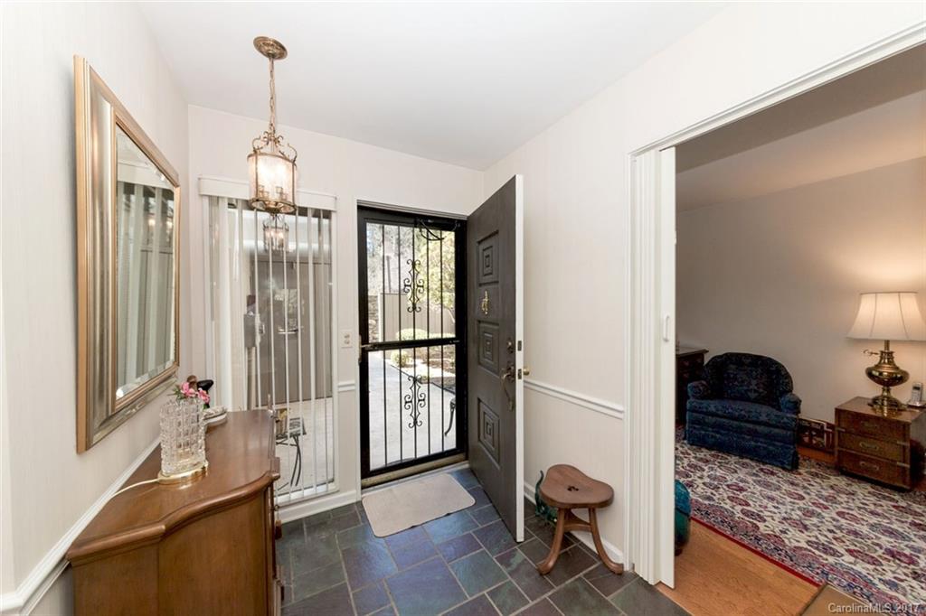 Lakemoor Village - Residential