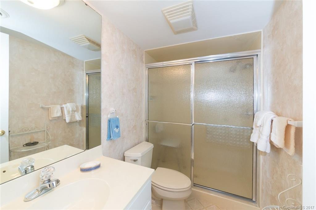 Lakemoor Village - Residential