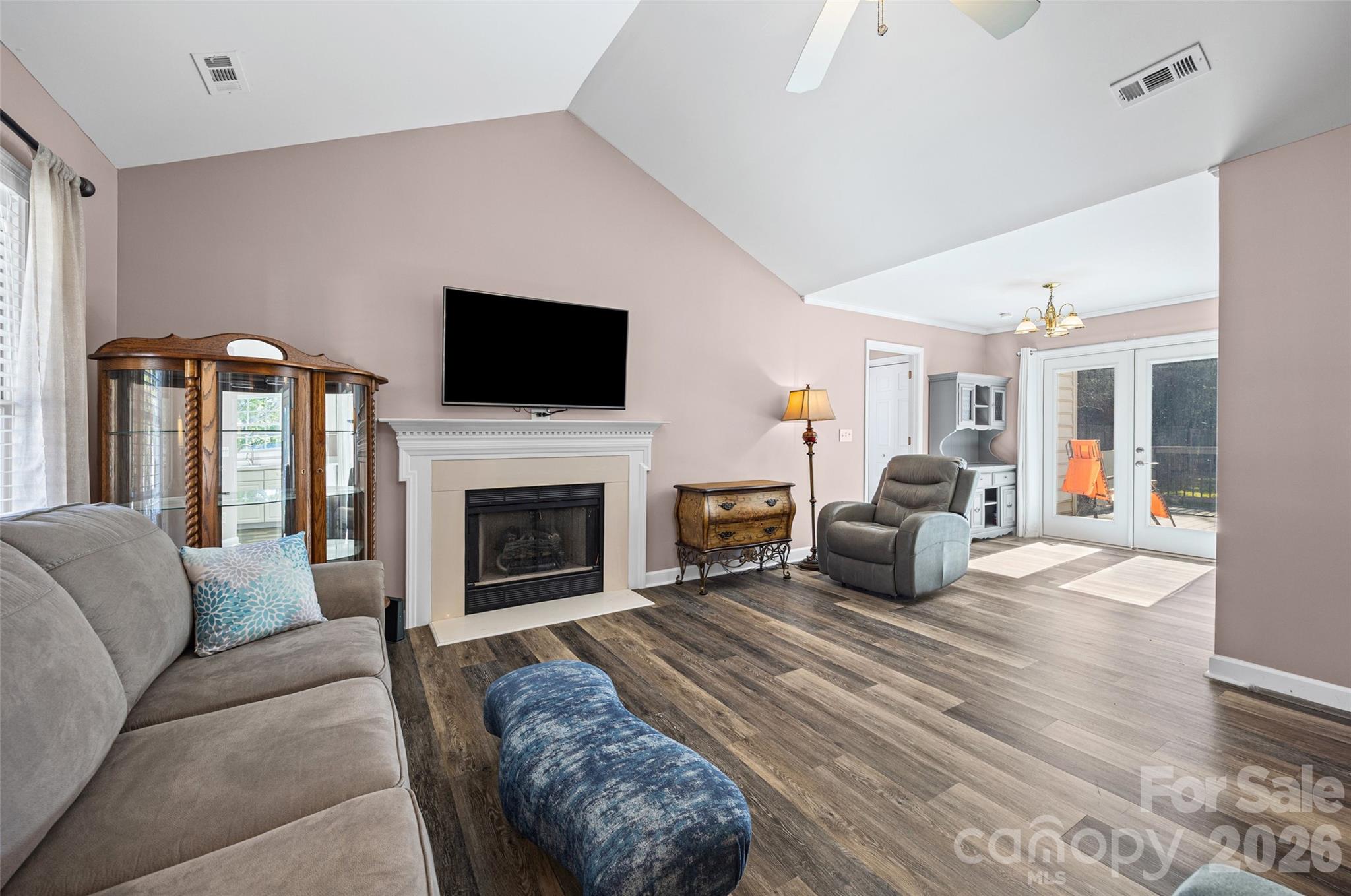 800 Thistledown Drive