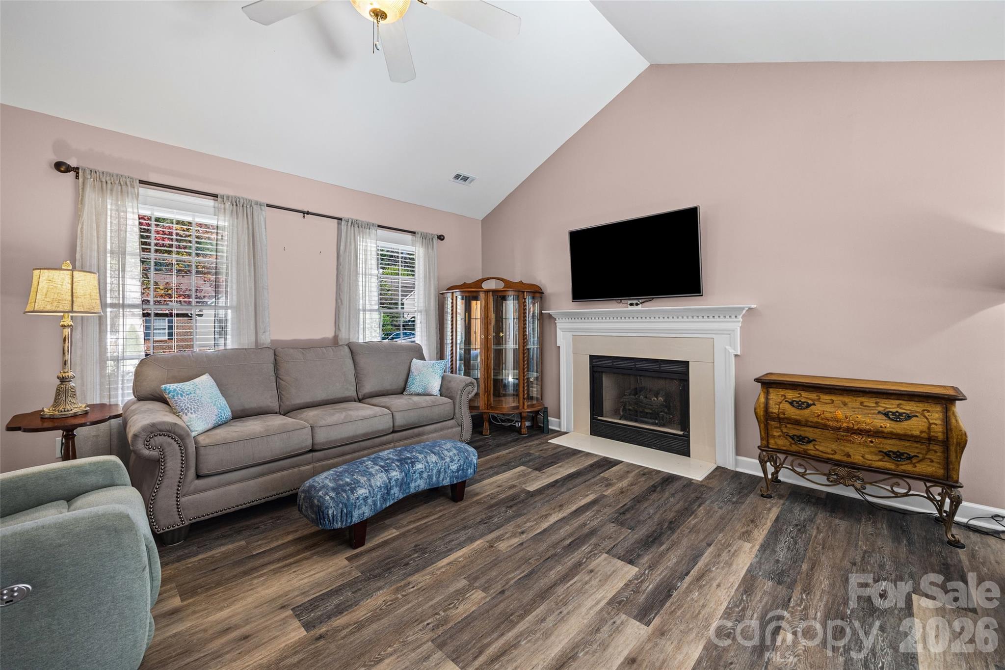 800 Thistledown Drive