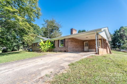 Photo of 194 Hillsboro Road, Taylorsville, NC 28681 (MLS # 4297321)