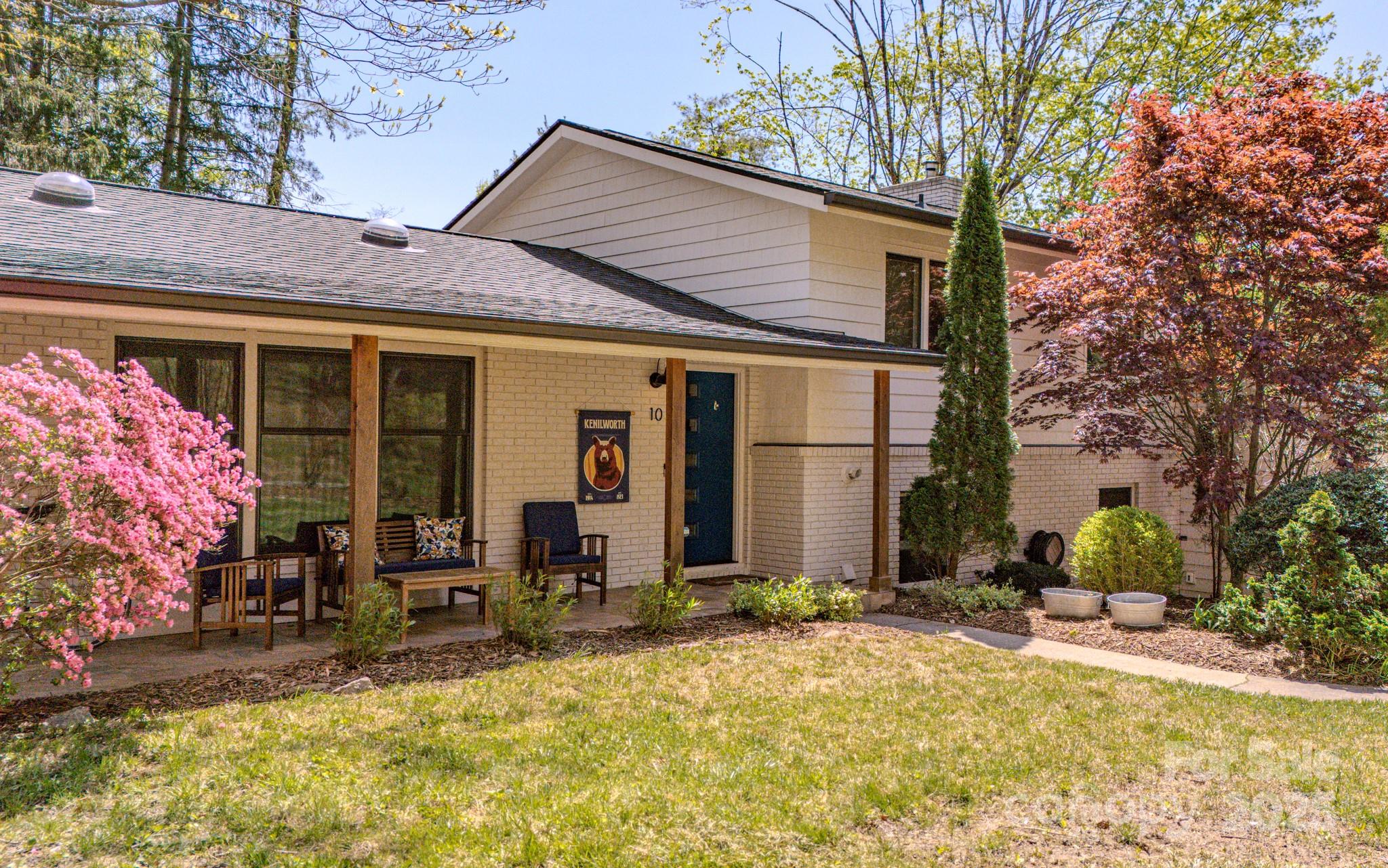 10 Clearbrook Road