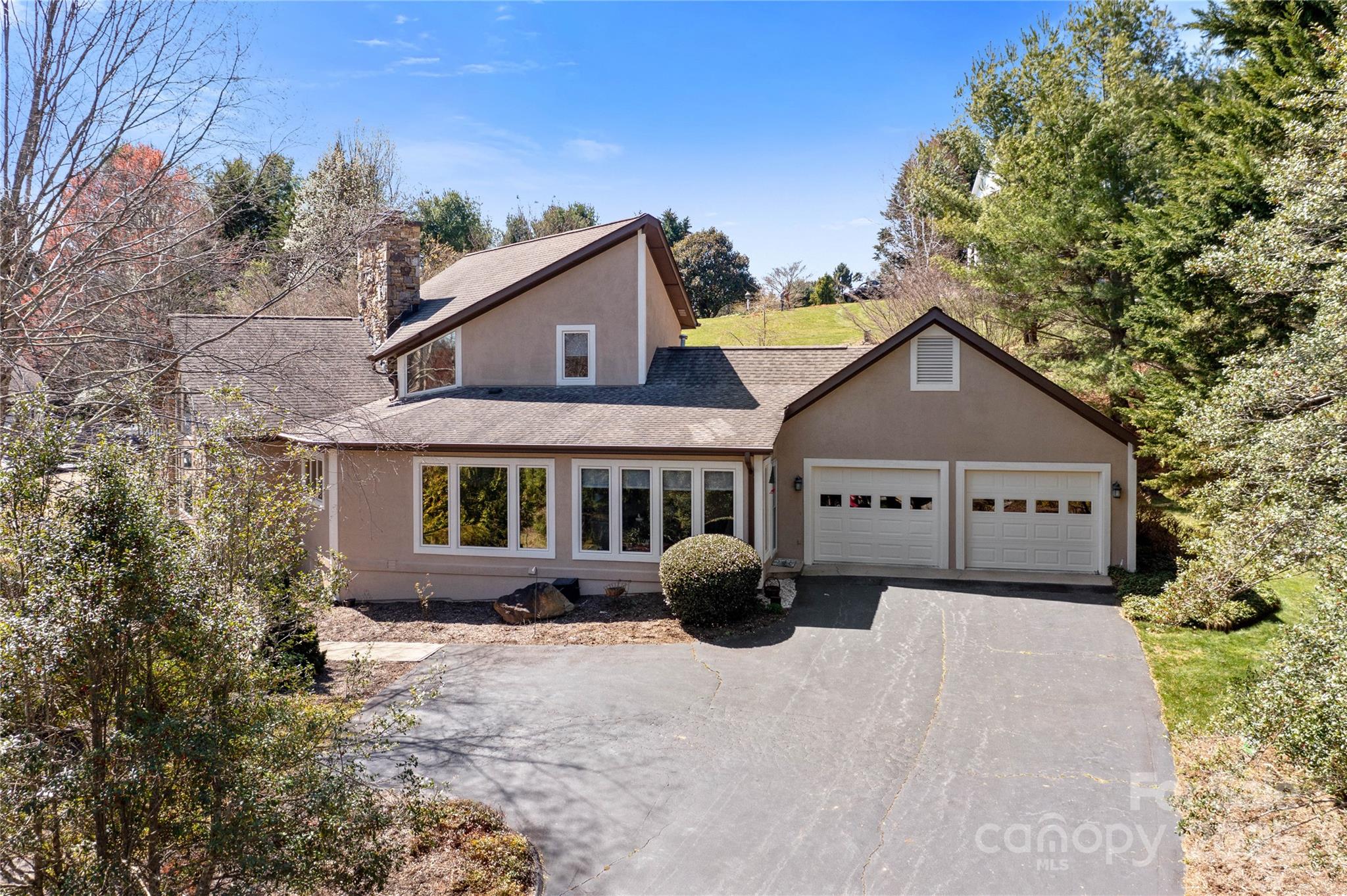 3001 Hickory Nut Trail